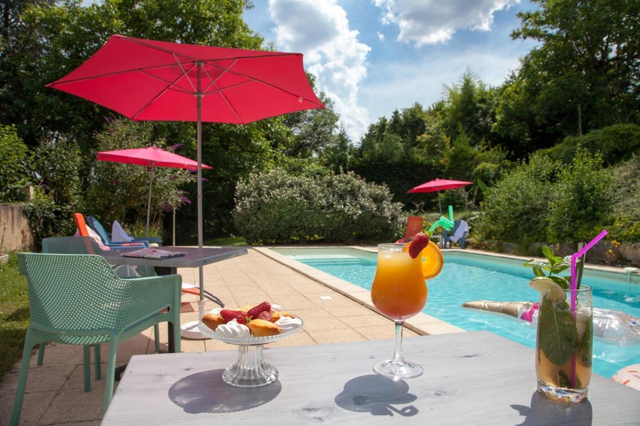 Le Lion D'Or Hotel Manzac-sur-Vern Exterior foto