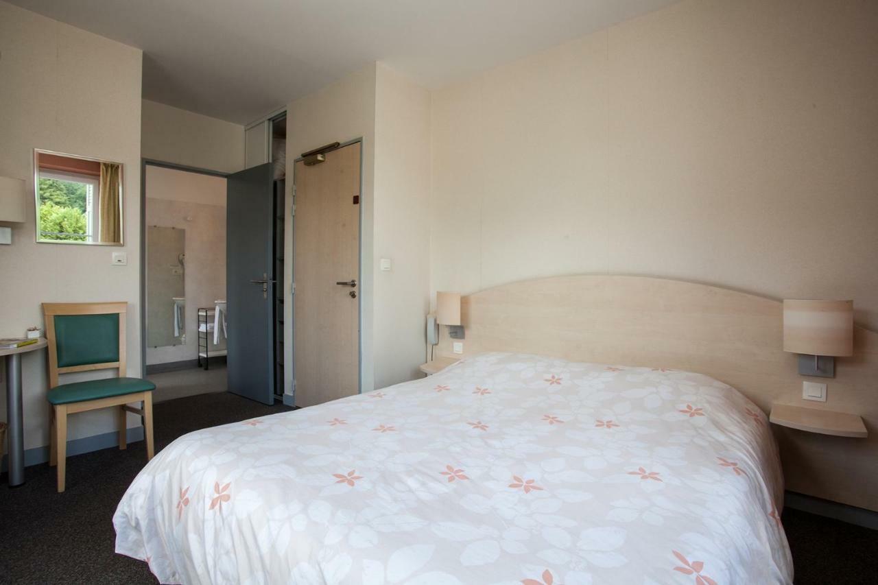 Le Lion D'Or Hotel Manzac-sur-Vern Exterior foto