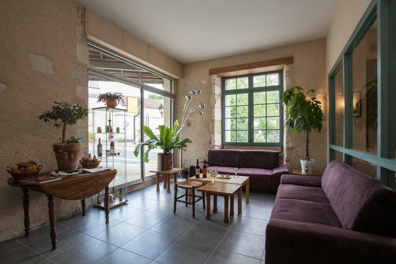 Le Lion D'Or Hotel Manzac-sur-Vern Exterior foto