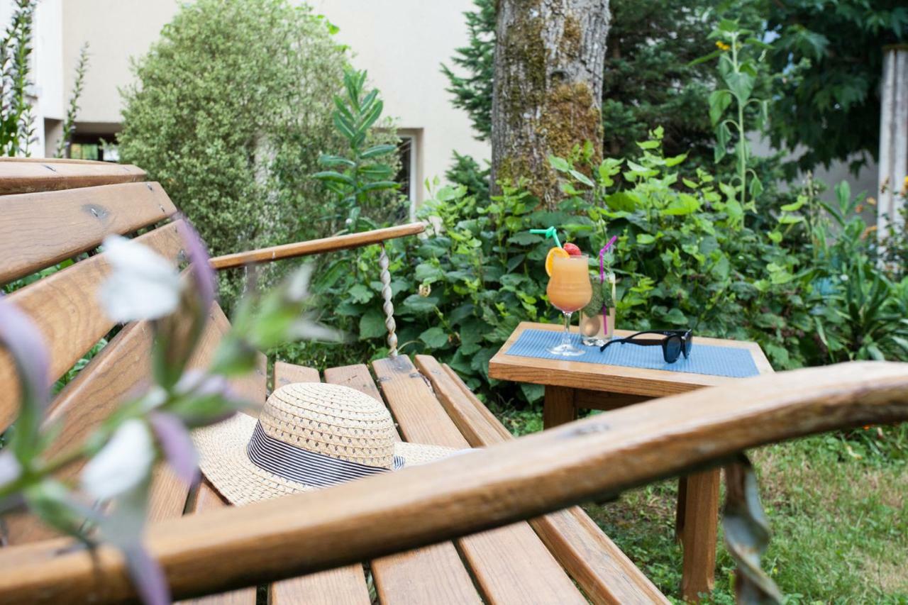 Le Lion D'Or Hotel Manzac-sur-Vern Exterior foto